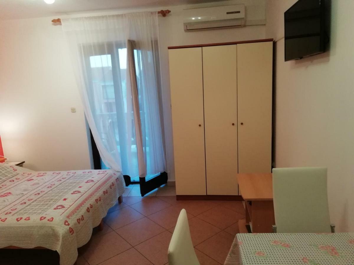 Apartment Plavia Biograd Biograd Na Moru Luaran gambar